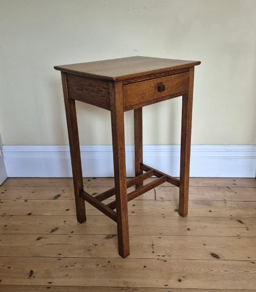 AN OAK SINGLE DRAWER TABLE IN THE MANNER OF HUBERT SIMPSON OF KENDAL - ADDITIONAL PHOTO 3