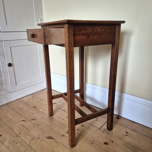 AN OAK SINGLE DRAWER TABLE IN THE MANNER OF HUBERT SIMPSON OF KENDAL - ADDITIONAL PHOTO 5