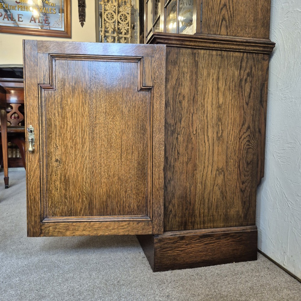1920s oak bookcase of pleasing proportions  View V