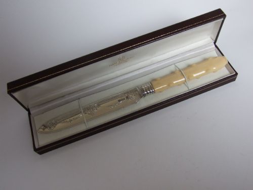 A Delightful Victorian Silver Bladed Cake Knife.