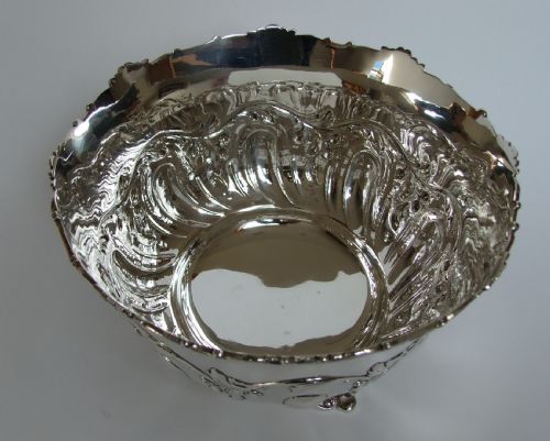 fig 1. A fabulous Edwardian silver fruit bowl.