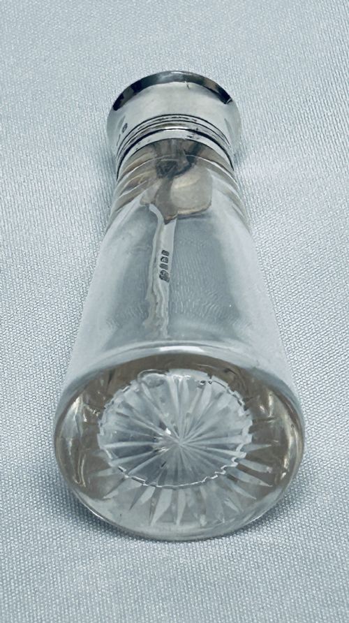 fig 1. A rare Hukin & Heath 3 part silver mounted cayenne bottle 