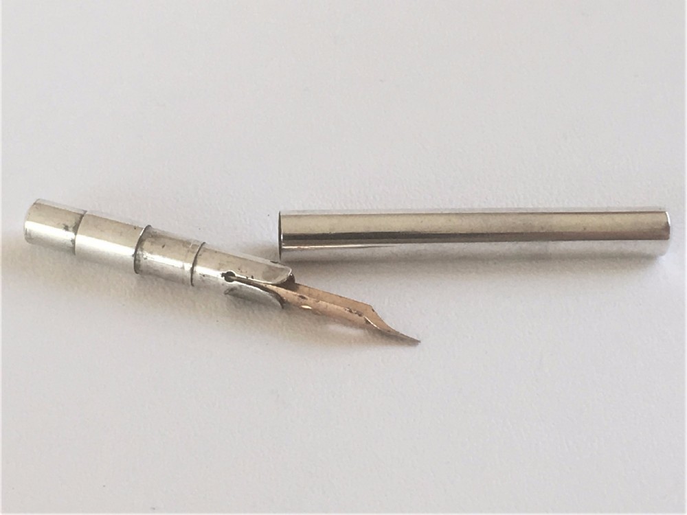 A stylish Samson Morden silver nib pen View IV