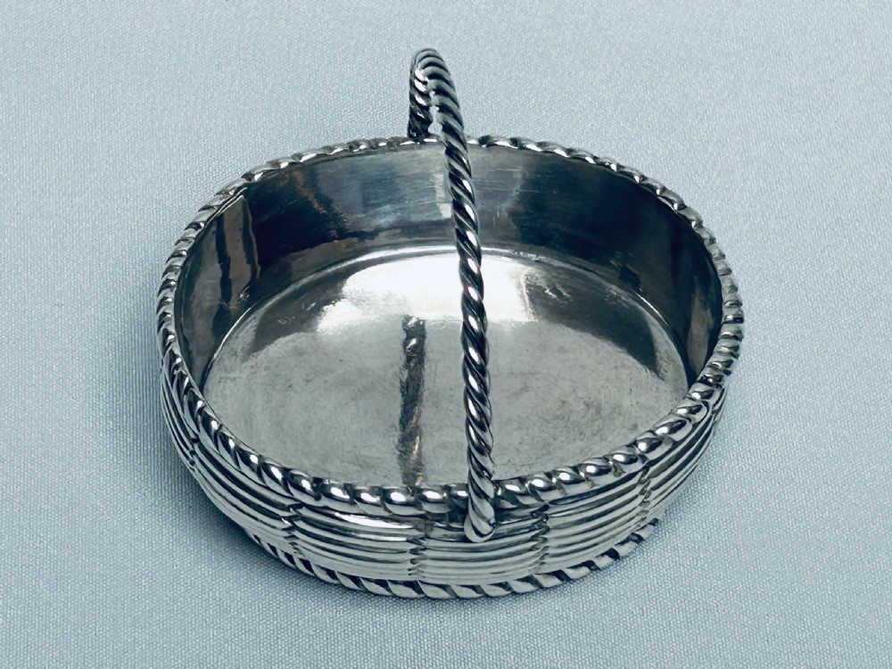 A fabulous novelty silver bonbon basket View V