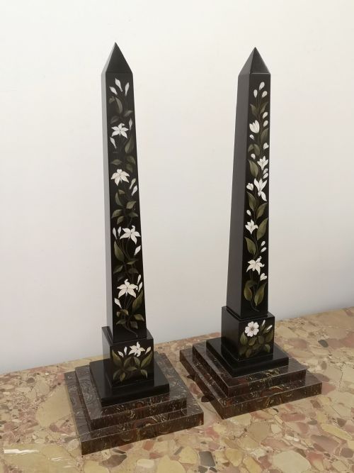 PAIR OF LARGE 19TH CENTURY DERBYSHIRE PIETRA DURA MARBLE OBELISKS - ADDITIONAL PHOTO 4