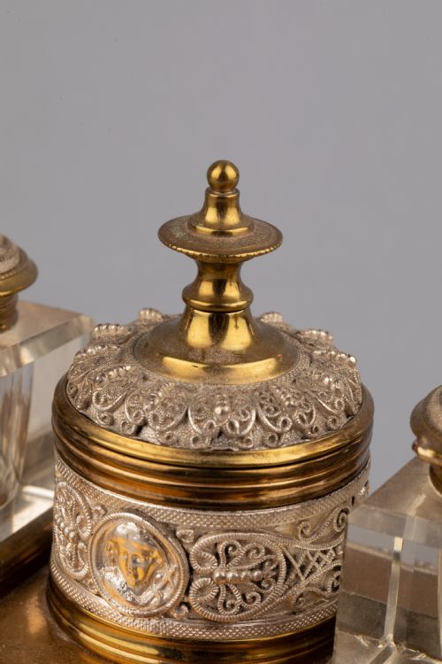 ANTIQUE DESK SET INCLUDING INKWELLS PEN STAND CANDLESTICKS AND VASES FRENCH C 1890 - ADDITIONAL PHOTO 3