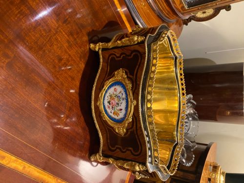 19TH CENTURY FRENCH PARQUETRY TABLE TOP JARDINIERE PLANTER WITH ORMOLU MOUNTS C 1880 - ADDITIONAL PHOTO 2