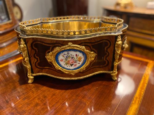 19TH CENTURY FRENCH PARQUETRY TABLE TOP JARDINIERE PLANTER WITH ORMOLU MOUNTS C 1880 - ADDITIONAL PHOTO 3