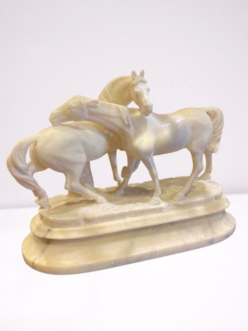 alabaster group of arabian horses l'accolade after j p mene circa 1900 - CATEGORY: ANTIQUE SCULPTURES - DATED 1900