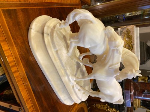 ALABASTER GROUP OF ARABIAN HORSES L'ACCOLADE AFTER J P MENE CIRCA 1900 - ADDITIONAL PHOTO 2