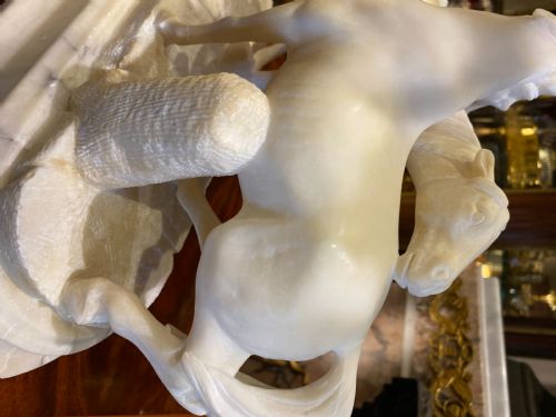 ALABASTER GROUP OF ARABIAN HORSES L'ACCOLADE AFTER J P MENE CIRCA 1900 - ADDITIONAL PHOTO 4