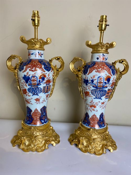 PAIR OF PORCELAIN ORMOLU MOUNTED JAPANESE IMARI VASE TABLE LAMPS FRENCH C 1880 - ADDITIONAL PHOTO 2
