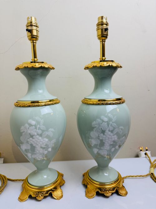 PAIR OF LATE 19TH CENTURY PATE SUR PATE PORCELAIN LAMPS FRENCH CIRCA 1890 - ADDITIONAL PHOTO 3