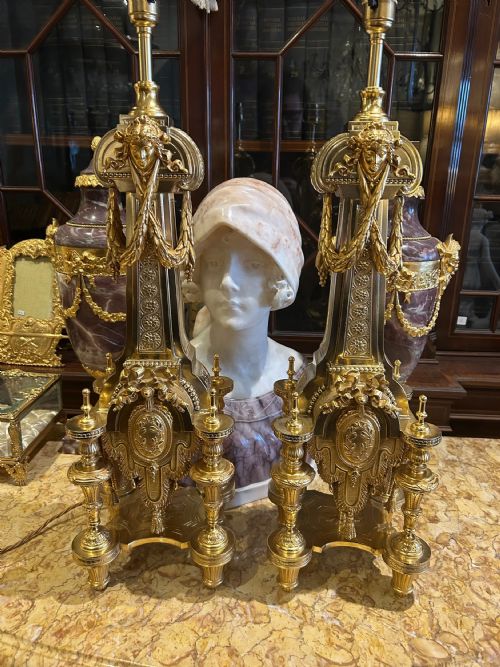 EXCEPTIONAL PAIR OF ANTIQUE GILT BRONZE TABLE LAMPS FRENCH CIRCA 1880 - ADDITIONAL PHOTO 1