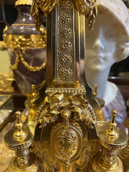 EXCEPTIONAL PAIR OF ANTIQUE GILT BRONZE TABLE LAMPS FRENCH CIRCA 1880 - ADDITIONAL PHOTO 3