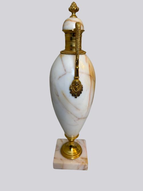 19TH CENTURY PAIR OF WHITE ONYX AND GILT BRONZE URNS - ADDITIONAL PHOTO 7