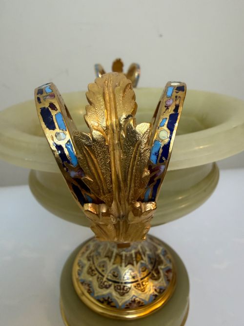 19TH C FRENCH GREEN ONYX CENTREPIECE BOWL WITH CHAMPLEV ENAMEL AND GILT BRONZE DETAILING - ADDITIONAL PHOTO 3