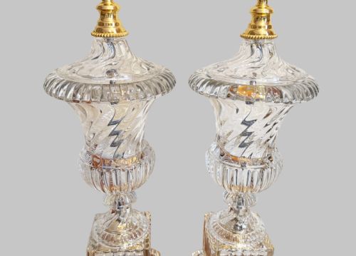 PAIR OF 19TH CENTURY FRENCH CRYSTAL TABLE LAMPS - ADDITIONAL PHOTO 1