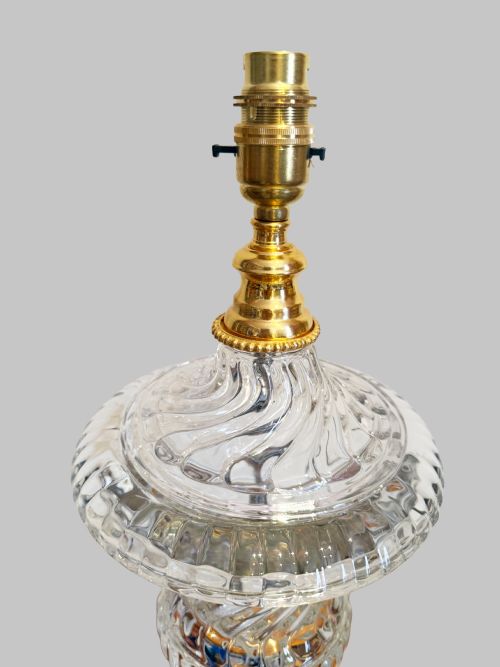 PAIR OF 19TH CENTURY FRENCH CRYSTAL TABLE LAMPS - ADDITIONAL PHOTO 2