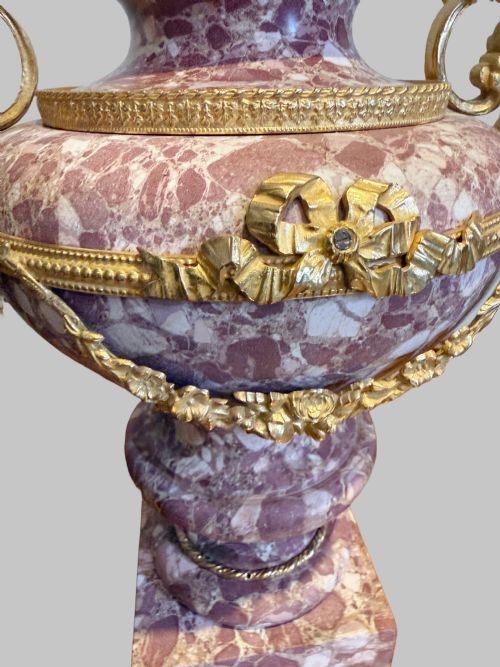 SUPERB PAIR OF ANTIQUE FRENCH MARBLE TABLE LAMPS W ORMOLU TRIM - ADDITIONAL PHOTO 3