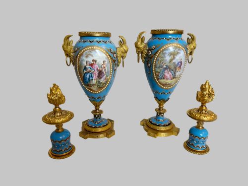 ANTIQUE DUAL DESIGN ENAMELLED TURQUOISE BLUE PAIR OF CASSOLETTES - ADDITIONAL PHOTO 4