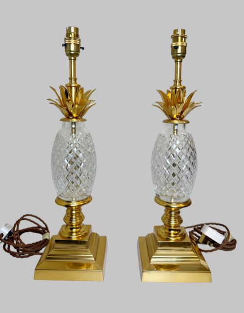 ANTIQUE PAIR OF CRYSTAL AND GILT BRONZE LAMPS WITH A PINEAPPLE MOTIF - ADDITIONAL PHOTO 6