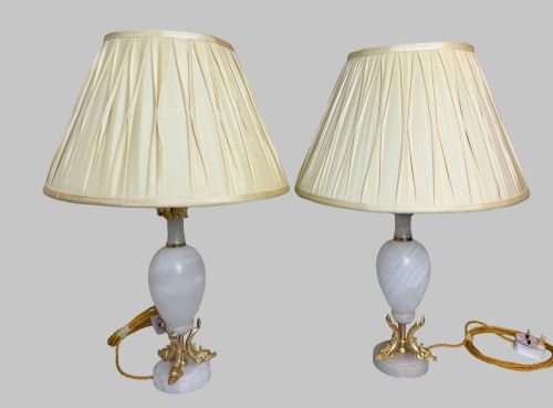 PAIR OF ANTIQUE WHITE ONYX TABLE LAMPS WITH GILT BRONZE TRIM - ADDITIONAL PHOTO 6
