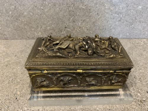 superb solid silver gilt burmese high relief ceremonial box c1870 - CATEGORY: ANTIQUE BOXES - DATED 19TH CENTURY