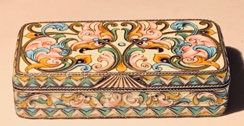 A KHLEBNIKOV RUSSIAN SILVERGILT AND SHADED ENAMEL BOX CASE - ADDITIONAL PHOTO 2