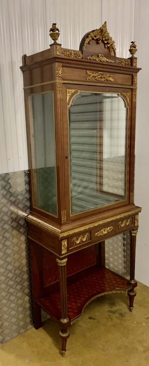 A FRENCH ORMOLUMOUNTED MAHOGANY AND PARQUETRY VITRINEONSTAND - ADDITIONAL PHOTO 23