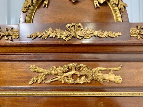 A FRENCH ORMOLUMOUNTED MAHOGANY AND PARQUETRY VITRINEONSTAND - ADDITIONAL PHOTO 5