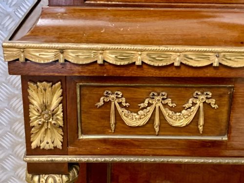 A FRENCH ORMOLUMOUNTED MAHOGANY AND PARQUETRY VITRINEONSTAND - ADDITIONAL PHOTO 11