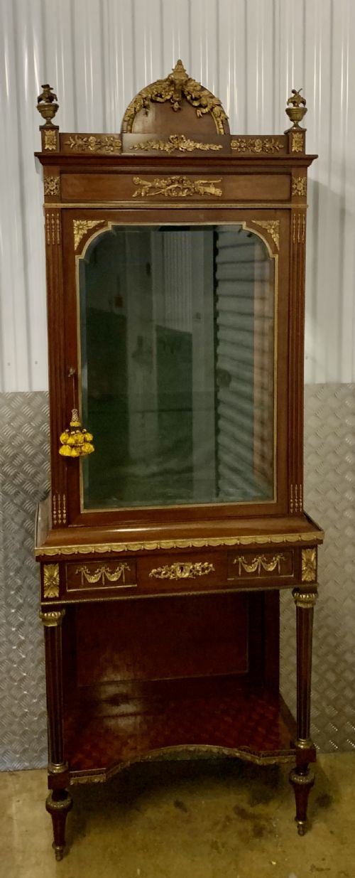 A FRENCH ORMOLUMOUNTED MAHOGANY AND PARQUETRY VITRINEONSTAND - ADDITIONAL PHOTO 19