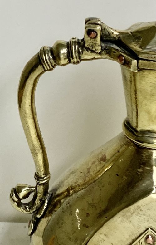A DECCANI BRONZE EWER MUGHAL INDIA CIRCA 18TH CENTURY - ADDITIONAL PHOTO 6