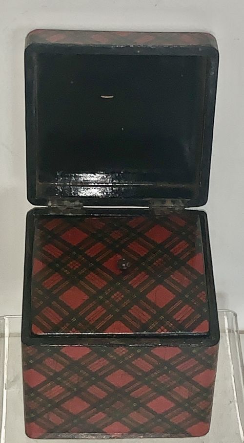 ANTIQUE SCOTTISH STUART TARTANWARE TEA CADDY CIRCA 1860 - ADDITIONAL PHOTO 5