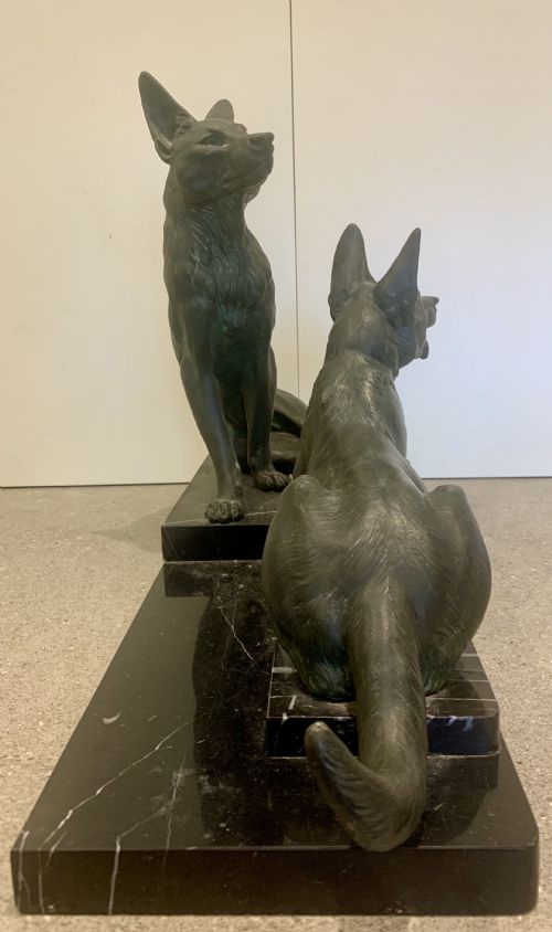 A FINE LARGE ANIMALIER ART DECO SCULPTURE BY LOUISALBERT CARVIN ALSATIAN DOGS - ADDITIONAL PHOTO 4