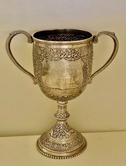 A LARGE ANTIQUE 19TH CENTURY INDIAN KUTCH TROPHY CUP - ADDITIONAL PHOTO 1