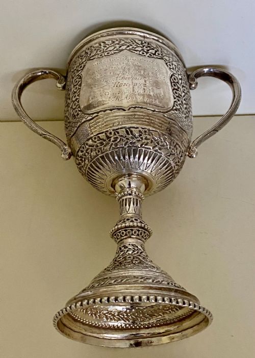 A LARGE ANTIQUE 19TH CENTURY INDIAN KUTCH TROPHY CUP - ADDITIONAL PHOTO 10