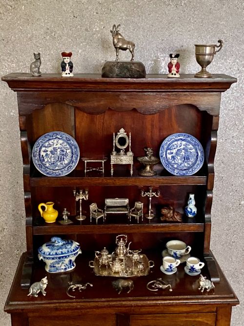 ANTIQUE VICTORIAN MAHOGANY VENEERED MINIATURE DRESSER APPRENTICE PIECE - ADDITIONAL PHOTO 5