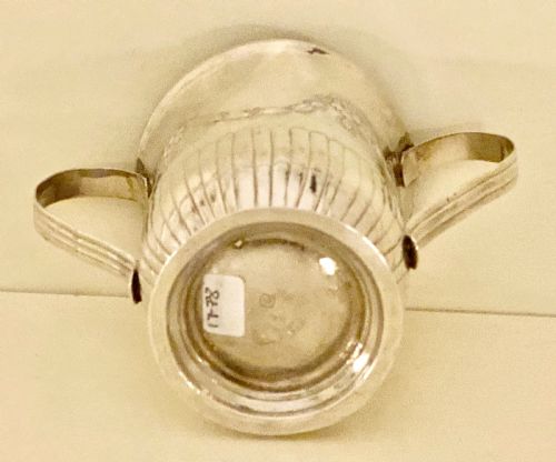GEORGE III ANTIQUE STERLING SILVER 2 HANDLED PORRINGER CIRCA 1778 - ADDITIONAL PHOTO 3