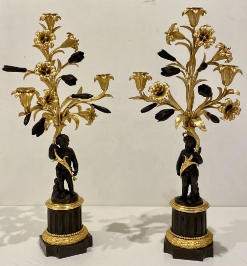 A LARGE FINE PAIR OF FRENCH GILT PATINATED BRONZE ORMOLU 3 LIGHT CHERUB CANDELABRA - ADDITIONAL PHOTO 4