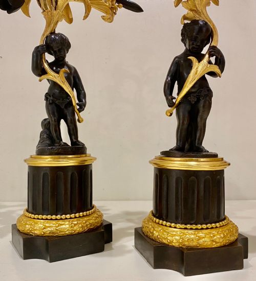 A LARGE FINE PAIR OF FRENCH GILT PATINATED BRONZE ORMOLU 3 LIGHT CHERUB CANDELABRA - ADDITIONAL PHOTO 6