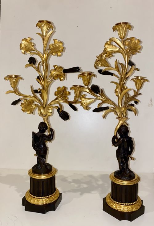 A LARGE FINE PAIR OF FRENCH GILT PATINATED BRONZE ORMOLU 3 LIGHT CHERUB CANDELABRA - ADDITIONAL PHOTO 16