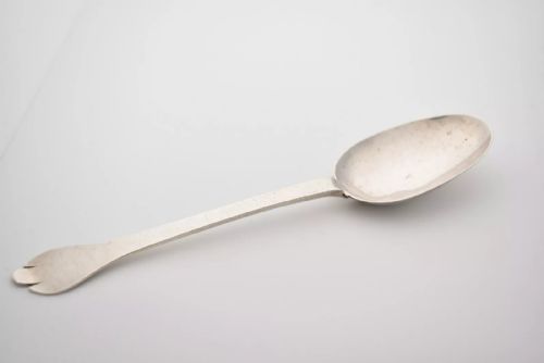 ANTIQUE 1688 LONDON SOLID SILVER THOMAS ISSOA TRIFID SPOON