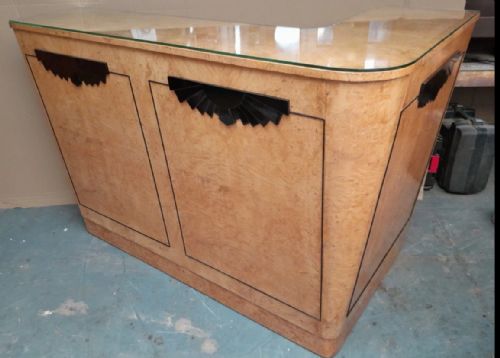 LARGE ART DECO BLONDE MAPLE BLACK LACQUER COCKTAIL BAR BY HL EPSTEIN CIRCA 1920S WITH ORIGINAL GLASS TOP - ADDITIONAL PHOTO 6