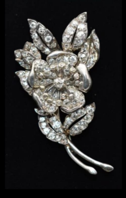 A STYLISH ANTIQUE DIAMOND SPRAY BROOCH SILVER ON GOLD 350CT OLD CUT DIAMONDS CIRCA 1920S - ADDITIONAL PHOTO 6