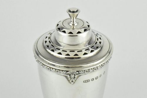 1934 ROBERTS BELK ART DECO SOLID SILVER POLYGON SIDES ROUND TOP SUGAR SHAKER - ADDITIONAL PHOTO 4
