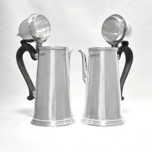PAIR OF GEORGE I STYLE CHOCOLATE STERLING SILVER POTS 1904 LONDON ROBERT STEWART - ADDITIONAL PHOTO 4