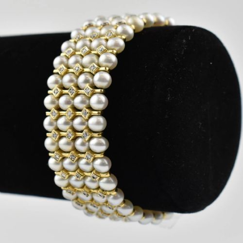 VINTAGE MID CENTURY CULTURED PEARL DIAMOND BRACELET SET IN 18KT YELLOW GOLD - ADDITIONAL PHOTO 1
