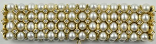 VINTAGE MID CENTURY CULTURED PEARL DIAMOND BRACELET SET IN 18KT YELLOW GOLD - ADDITIONAL PHOTO 4